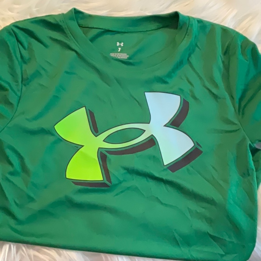 Under Armour Green Short Sleeve Tee Moisture-Wicking Performance
